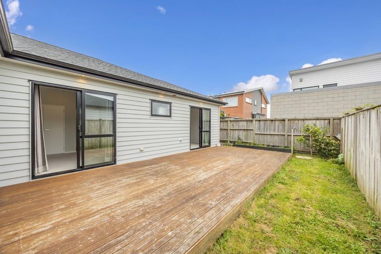 Photo of property in 15 Ropere Street, Kumeu, 0810