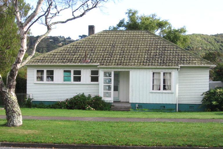 Photo of property in 1271 High Street, Taita, Lower Hutt, 5011