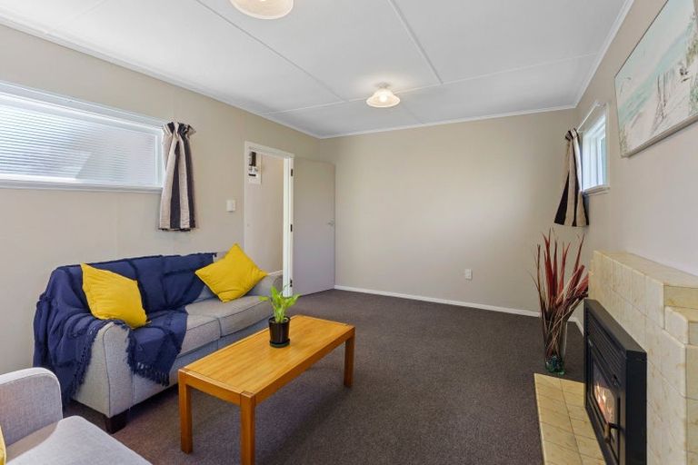 Photo of property in 32 Atmore Avenue, Otaki, 5512