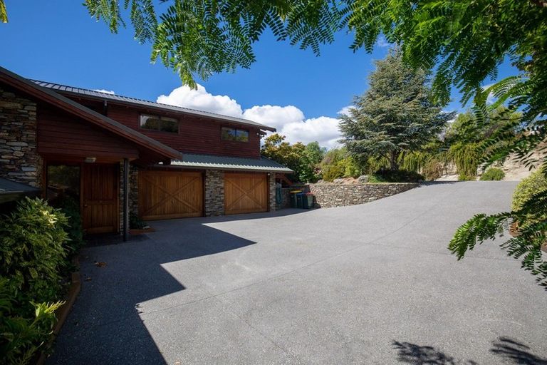 Photo of property in 9 Botting Place, Wanaka, 9305