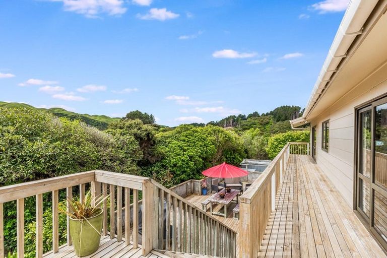 Photo of property in 76 Gordon Road, Plimmerton, Porirua, 5026