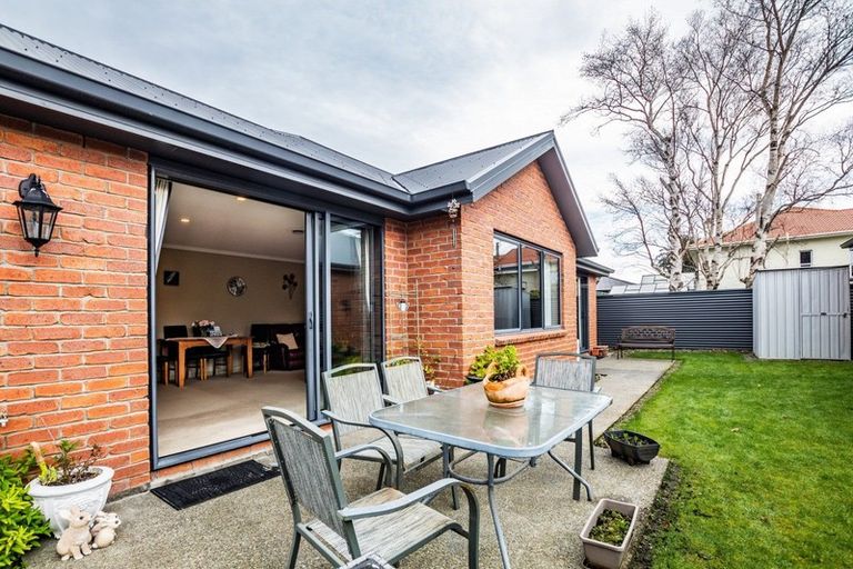 Photo of property in 12 Essex Street, Winton, 9720