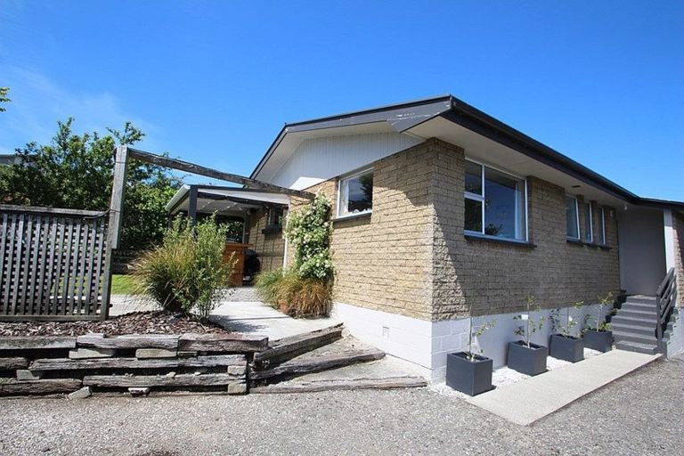 Photo of property in 8 Dale Crescent, East Gore, Gore, 9710