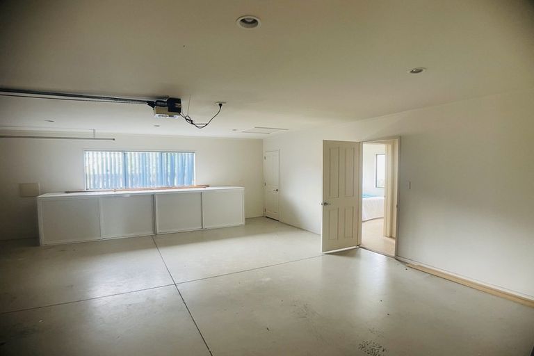 Photo of property in 41a The Esplanade, Eastern Beach, Auckland, 2012