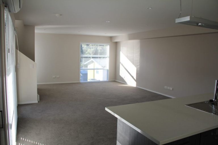Photo of property in 6/61 Black Rock Road, Newlands, Wellington, 6037