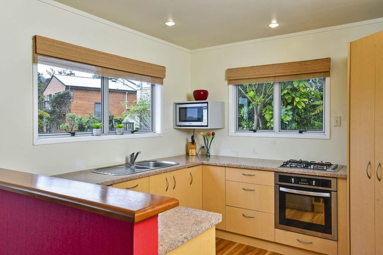 Photo of property in 15 Glencourt Place, Glenfield, Auckland, 0629