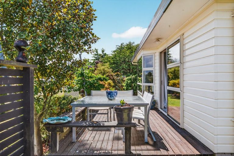 Photo of property in 2/35 Fairview Terrace, Waipahihi, Taupo, 3330