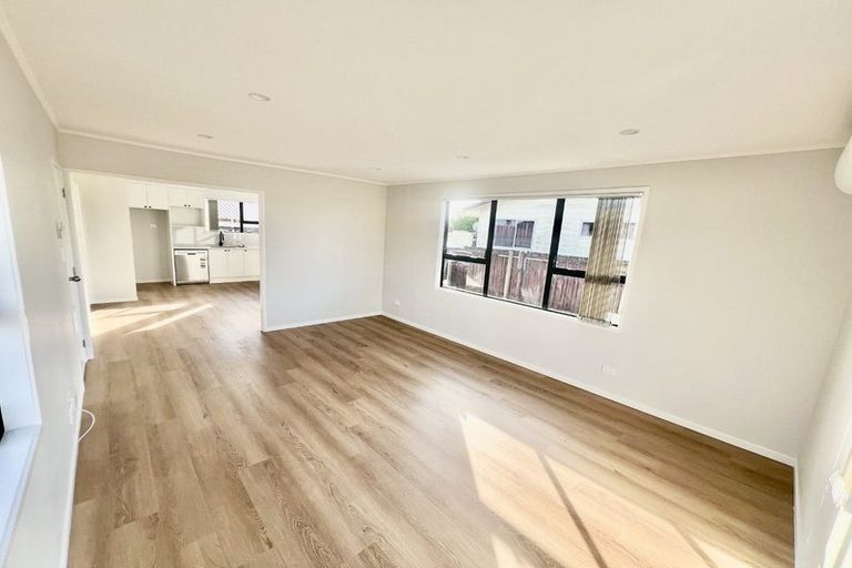 Photo of property in 27 Dissmeyer Drive, Clover Park, Auckland, 2019