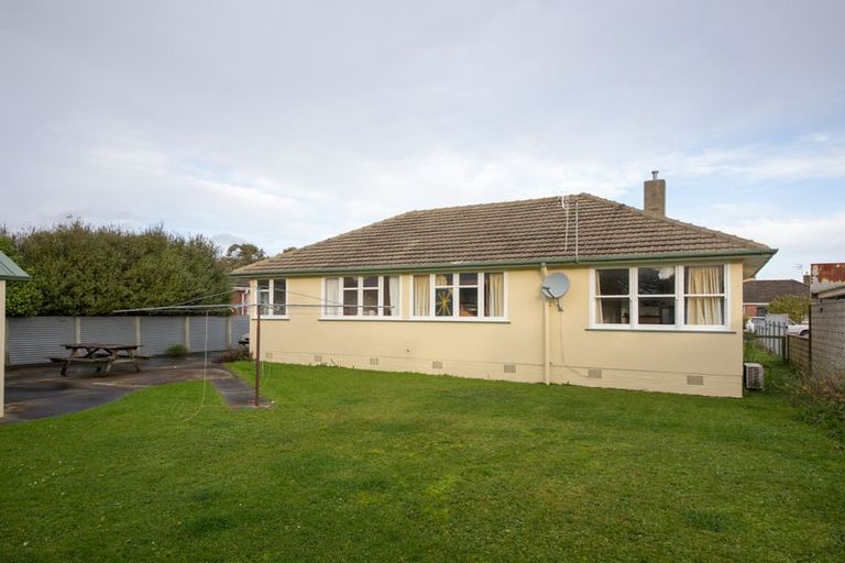 Photo of property in 17 Bristol Crescent, Roslyn, Palmerston North, 4414