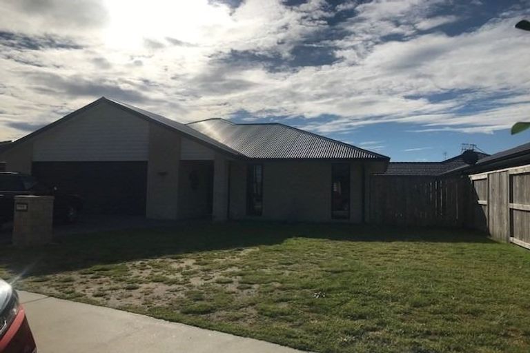 Photo of property in 54 Te Kio Crescent, Papamoa Beach, Papamoa, 3118
