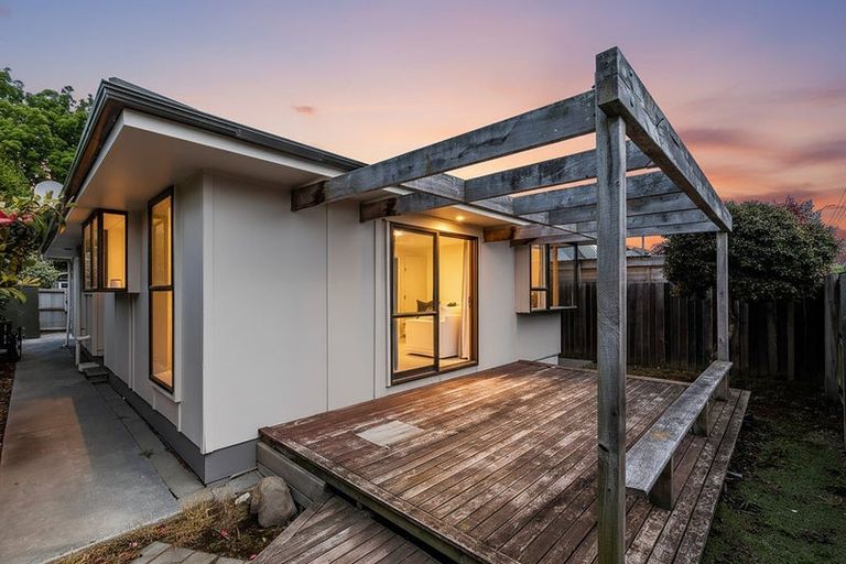 Photo of property in 1/42 Heywood Terrace, Richmond, Christchurch, 8013
