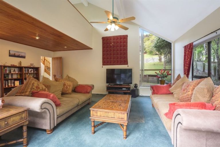 Photo of property in 12 Furneaux Grove, Whitby, Porirua, 5024