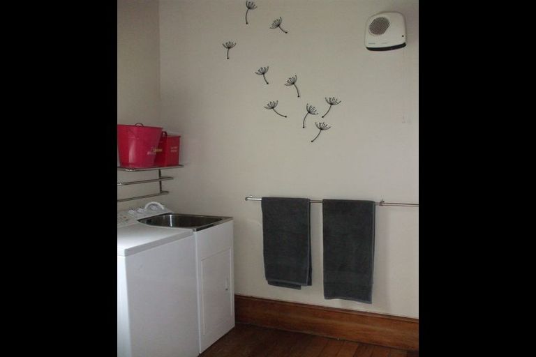 Photo of property in 52 Timaru Road, Waimate, 7924