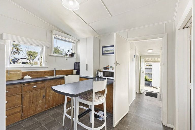 Photo of property in 66 Peel Street, Westport, 7825