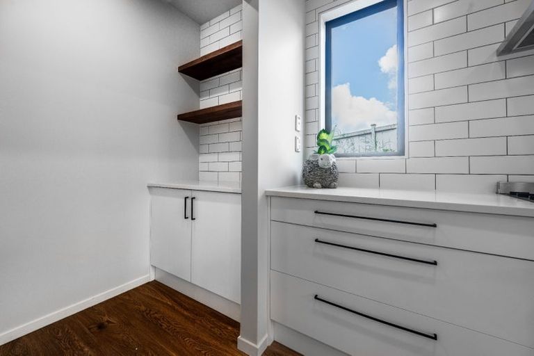 Photo of property in 2 Gemscott Crescent, Huapai, Kumeu, 0810