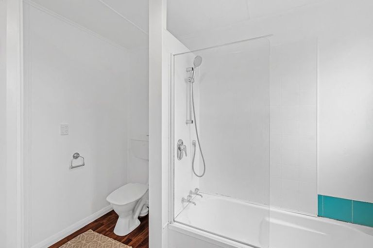 Photo of property in 10 Parakai Street, Paraparaumu, 5032