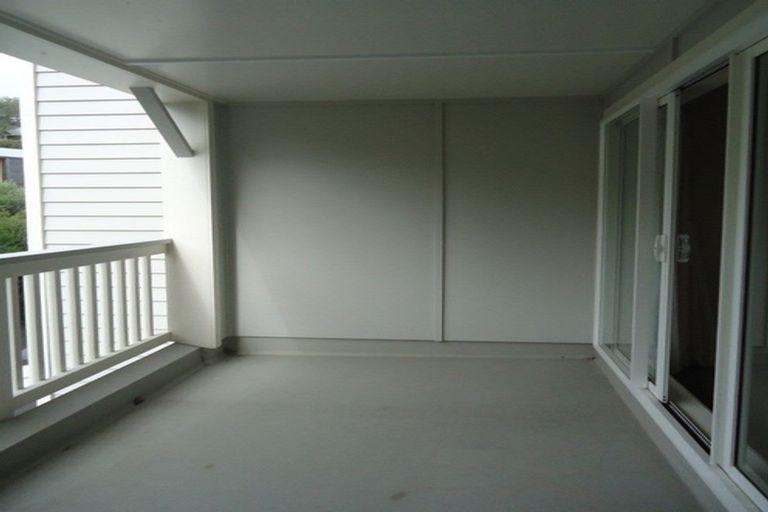 Photo of property in 2/57 Simla Crescent, Khandallah, Wellington, 6035