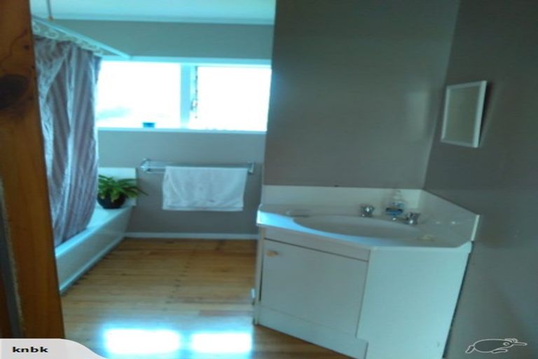 Photo of property in 24 Seon Place, Birkdale, Auckland, 0626