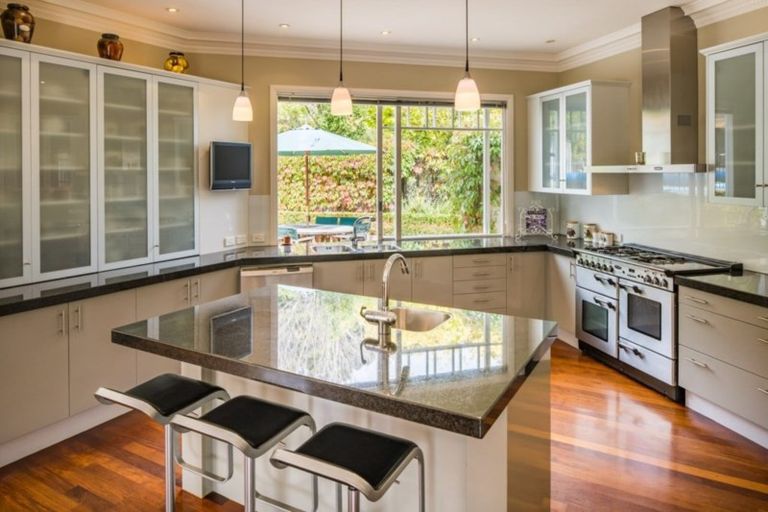 Photo of property in 60 Cheviot Road, Lowry Bay, Lower Hutt, 5013