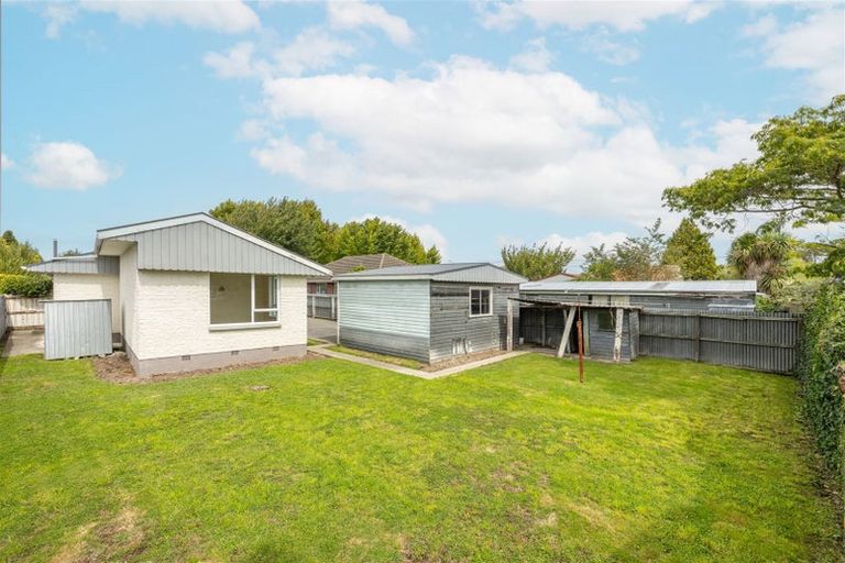 Photo of property in 5 Lochee Road, Upper Riccarton, Christchurch, 8041