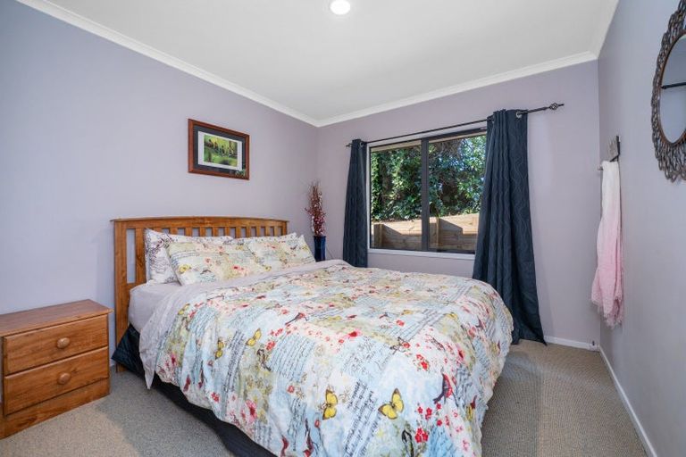 Photo of property in 2 Holcombrooke Lane, Welcome Bay, Tauranga, 3175