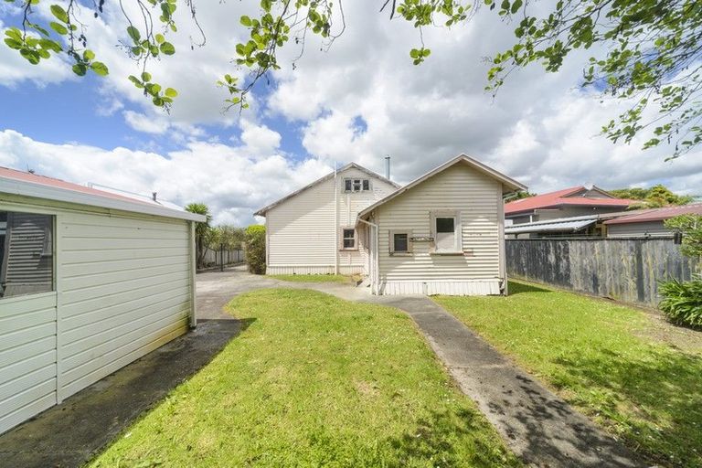 Photo of property in 11 Rosalie Terrace, Kelvin Grove, Palmerston North, 4414