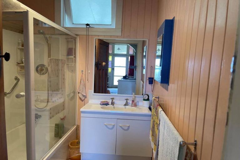 Photo of property in 15 Easons Road, Hampden, 9410