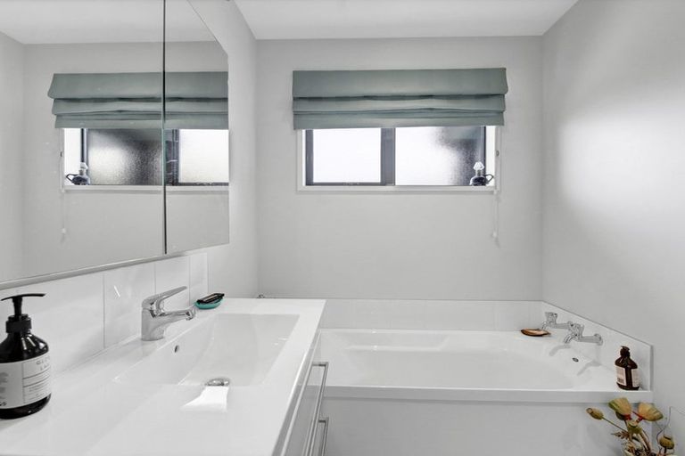 Photo of property in 1/14 Gatonby Place, Avonhead, Christchurch, 8042