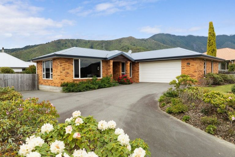 Photo of property in 4 Glentui Place, Waikawa, Picton, 7220