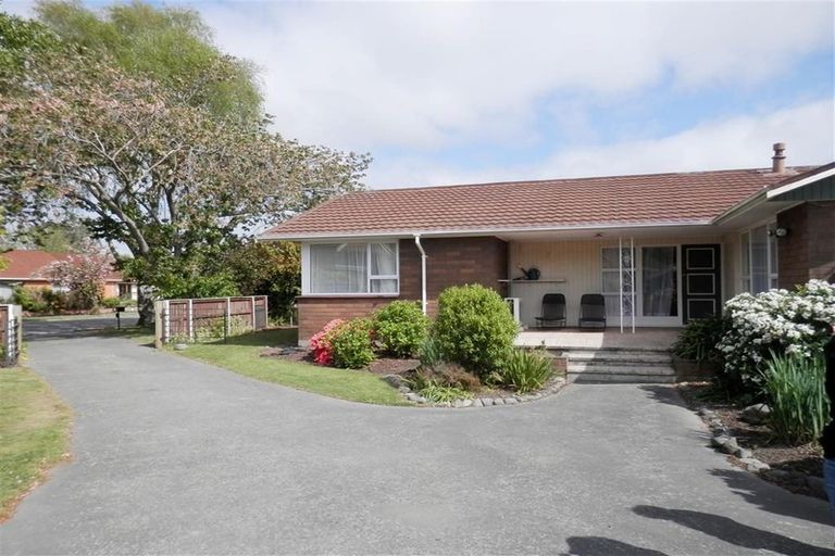 Photo of property in 5 Ostend Place, Avonhead, Christchurch, 8042