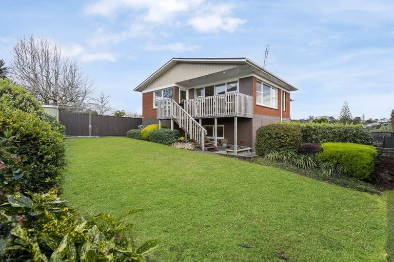 Photo of property in 60 Evelyn Road, Cockle Bay, Auckland, 2014