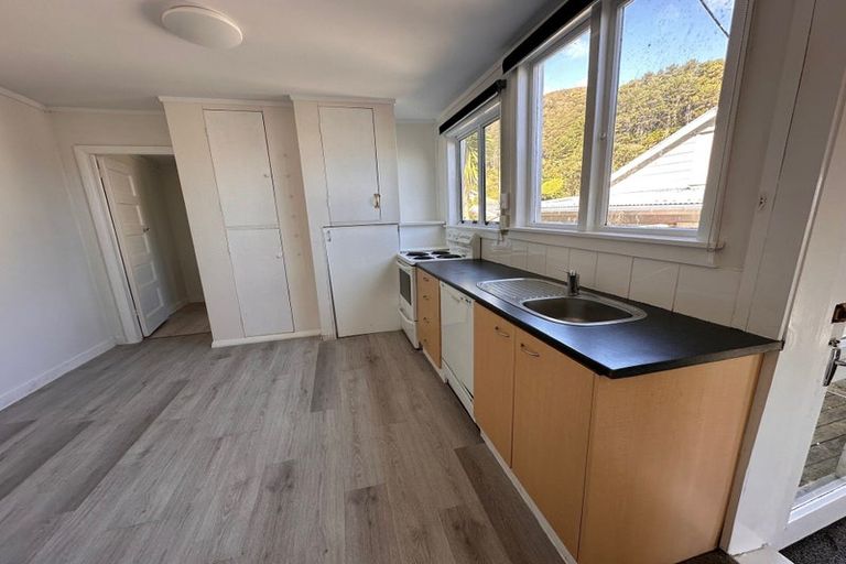 Photo of property in 23 Totara Street, Eastbourne, Lower Hutt, 5013