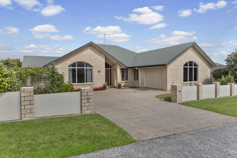 Photo of property in 104 Rototuna Road, Rototuna, Hamilton, 3210