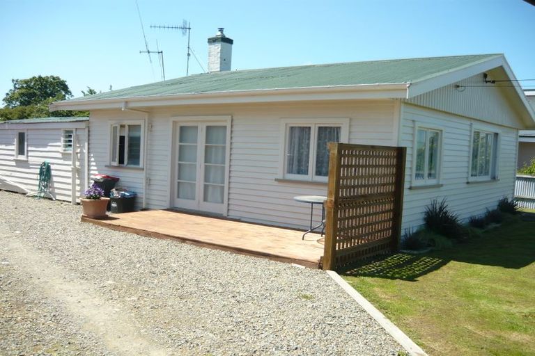Photo of property in 16 Parsonage Road, Waimate, 7924