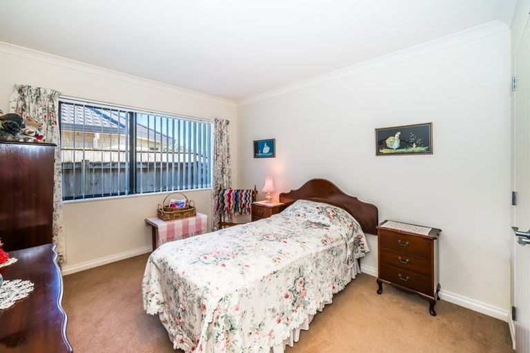 Photo of property in 27 San Priamo Place, Paraparaumu Beach, Paraparaumu, 5032
