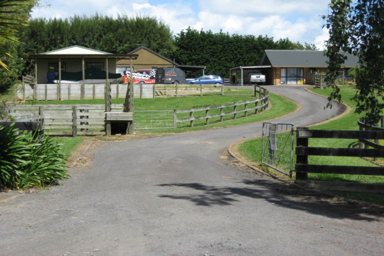 Photo of property in 84 Jesmond Road, Karaka, Drury, 2578