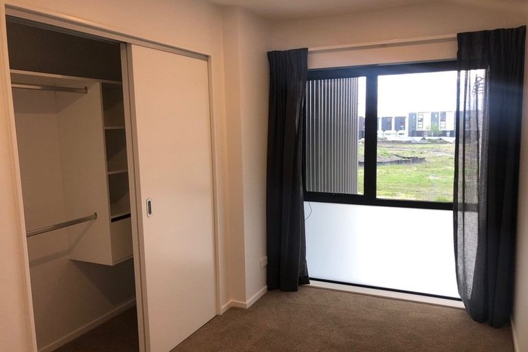 Photo of property in 35 Peihana Road, Hobsonville, Auckland, 0616