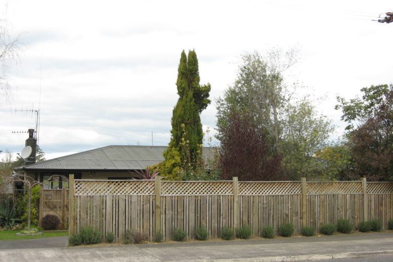Photo of property in 27 Domain Road, Waipawa, 4210
