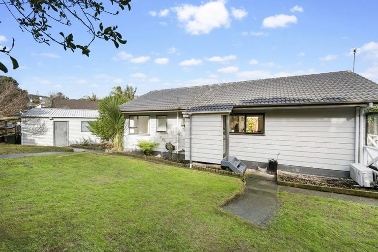 Photo of property in 81 Santiago Crescent, Unsworth Heights, Auckland, 0632