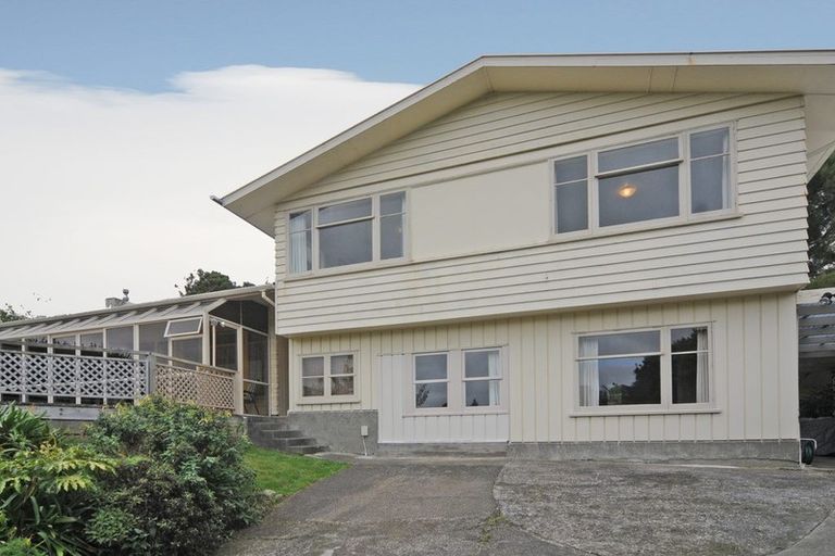 Photo of property in 20 Silverbirch Grove, Churton Park, Wellington, 6037