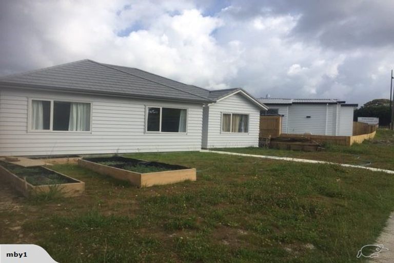 Photo of property in 7 Sauterne Road, Kumeu, 0810
