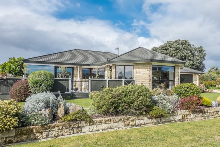 Photo of property in 11 Barrett Drive, Waikanae Beach, Waikanae, 5036