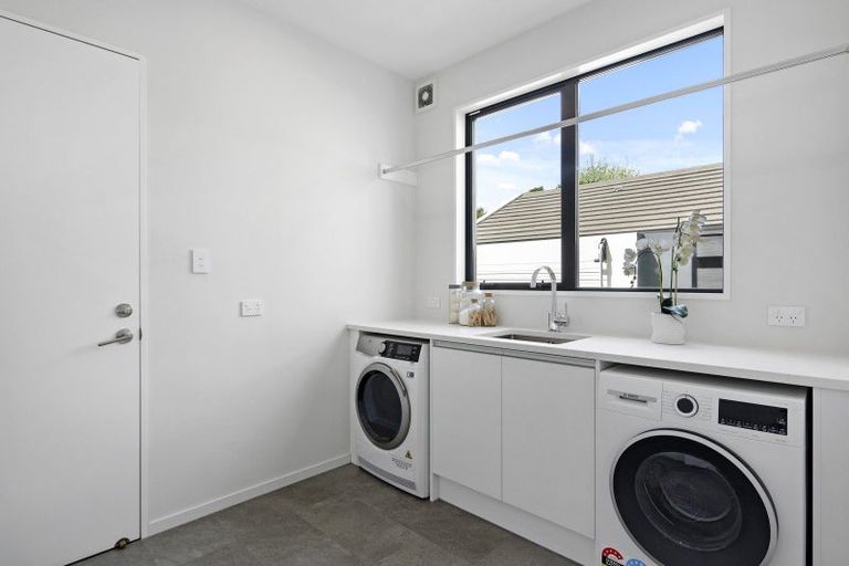 Photo of property in 2/28 Jeffreys Road, Fendalton, Christchurch, 8052