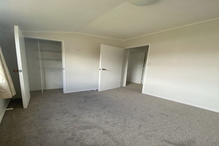 Photo of property in 37 Seaward Place, Wattle Downs, Auckland, 2103