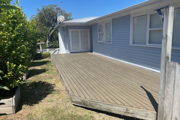 Photo of property in 1/74 Sunnynook Road, Sunnynook, Auckland, 0620