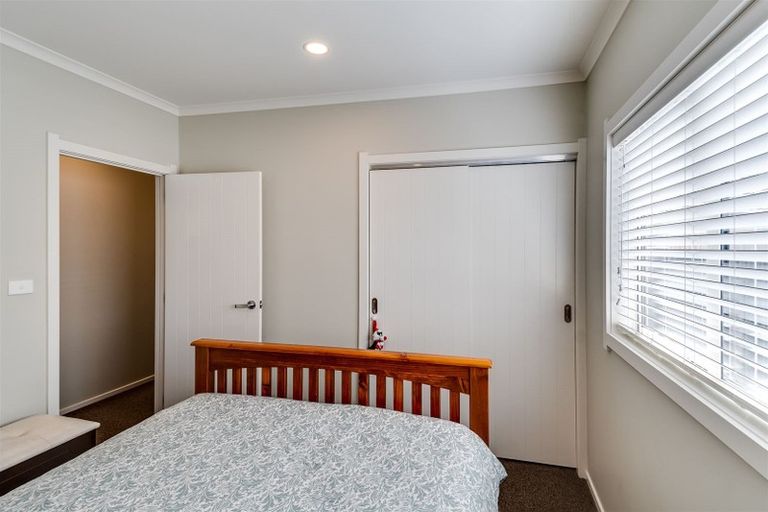 Photo of property in 2 Warwick Crescent, Taradale, Napier, 4112