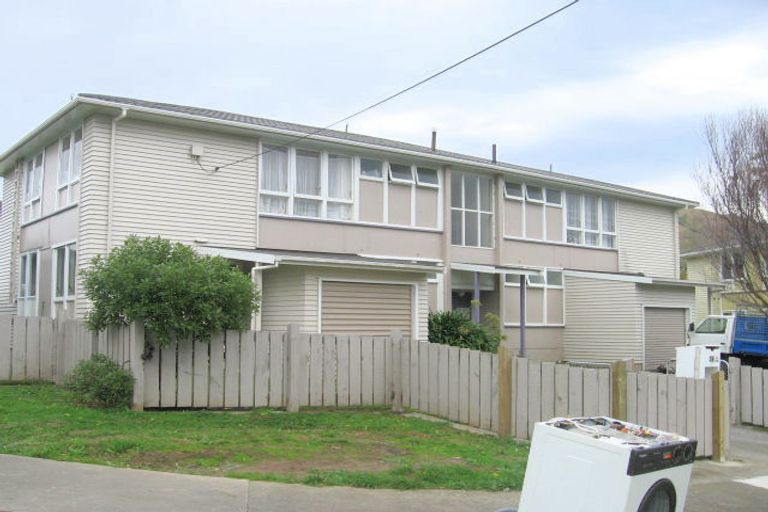 Photo of property in 43 Bell Street, Tawa, Wellington, 5028