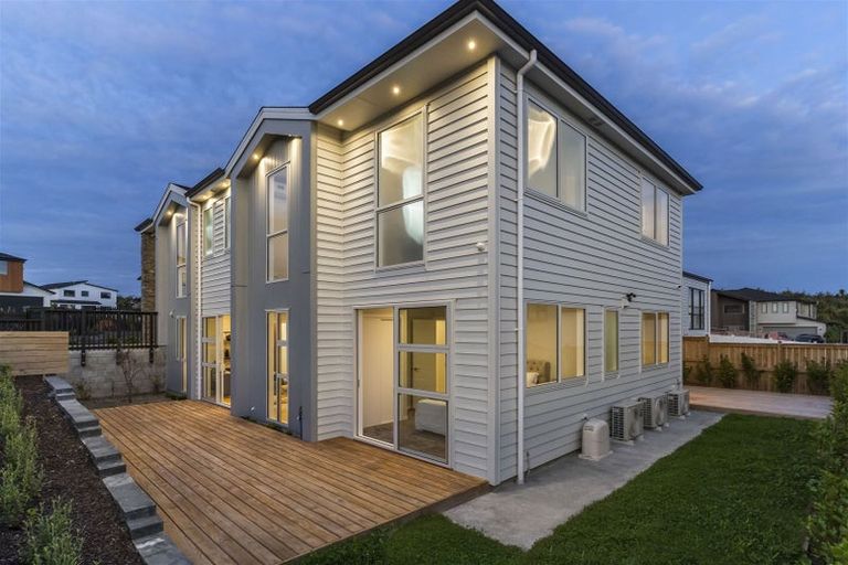 Photo of property in 48 Longshore Drive, Long Bay, Auckland, 0630