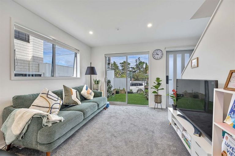 Photo of property in 3/21 Titoki Street, Te Atatu Peninsula, Auckland, 0610