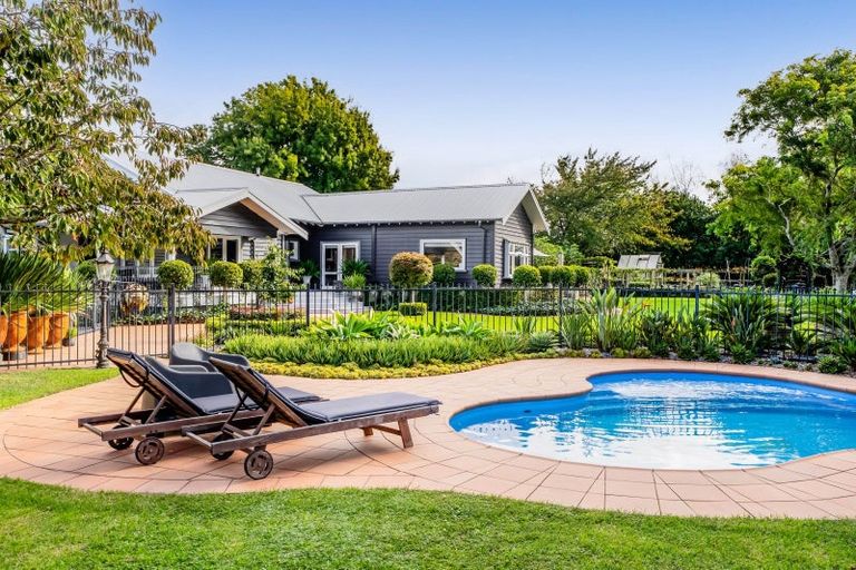 Photo of property in 500 Richmond Road, Lepperton, New Plymouth, 4373